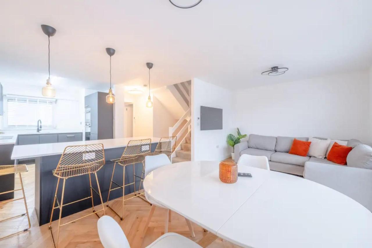 3bd Flat With Balcony In Paddington Apartment
